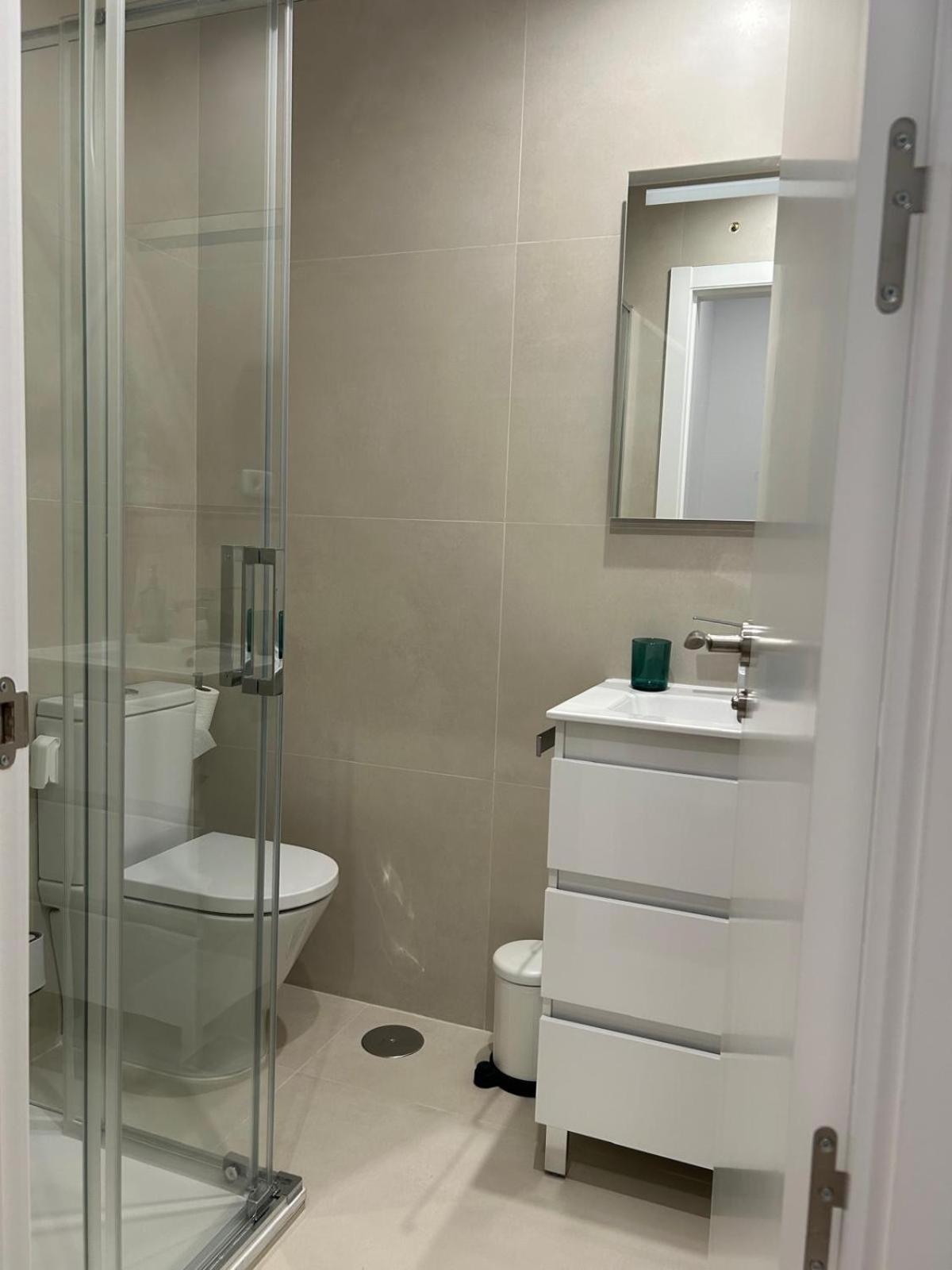 Apartamentos Gravina มาดริด ภายนอก รูปภาพ