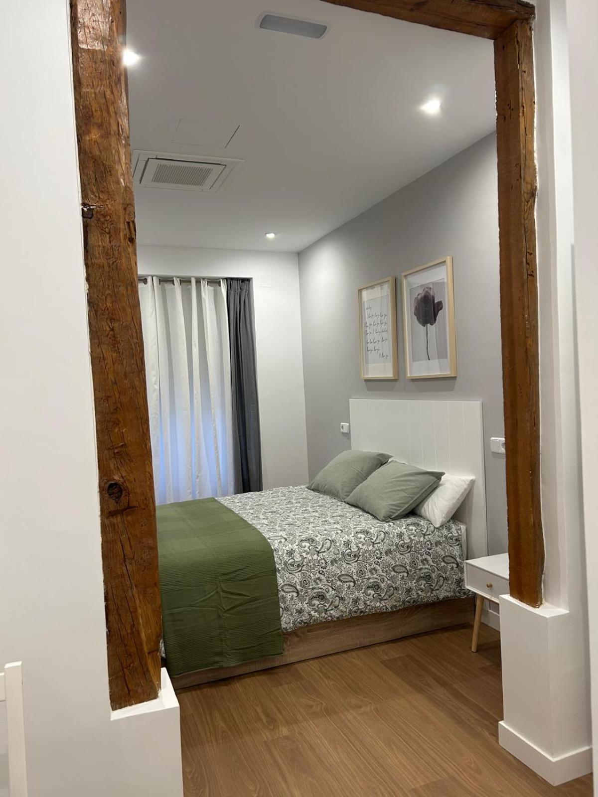 Apartamentos Gravina มาดริด ภายนอก รูปภาพ