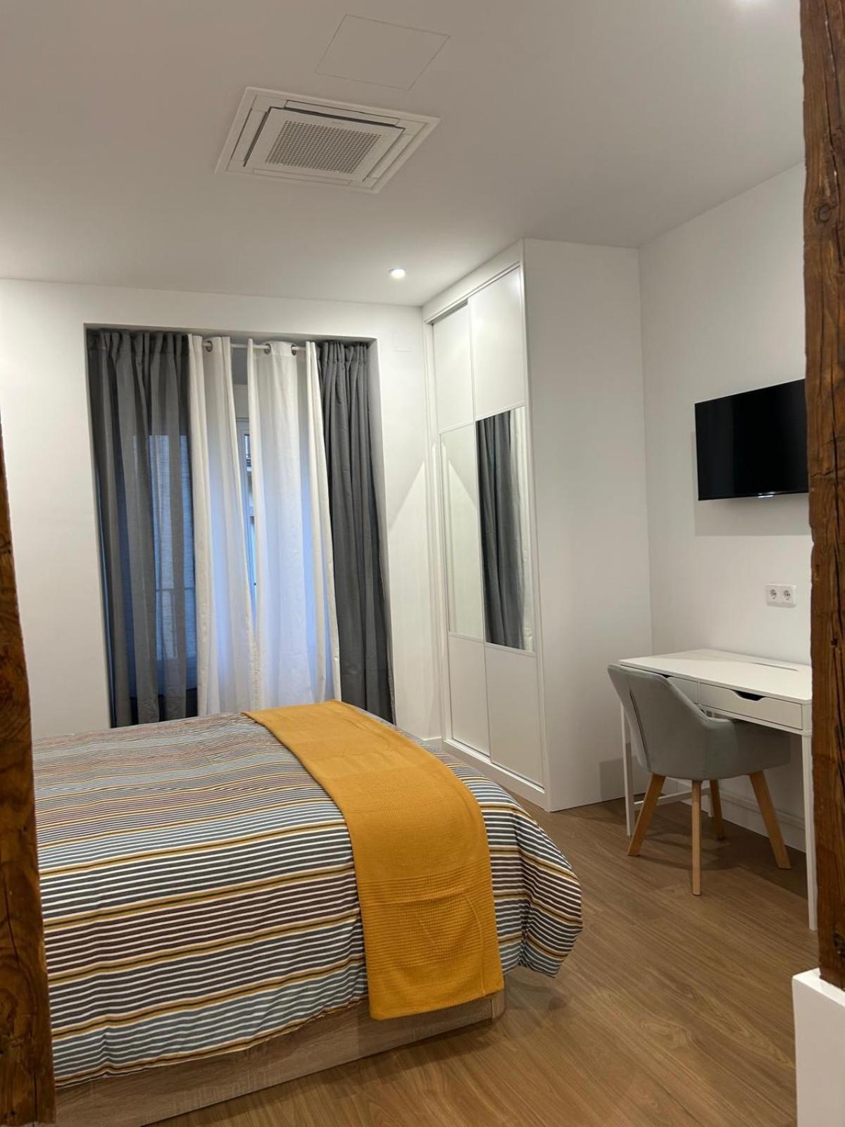 Apartamentos Gravina มาดริด ภายนอก รูปภาพ